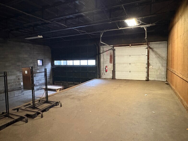 More Photos Of 4315 Walnut St, McKeesport Warehouse For Lease
