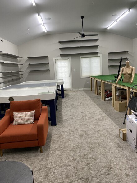 More Photos Of 2212 Ferry Rd, Naperville Industrial For Sale