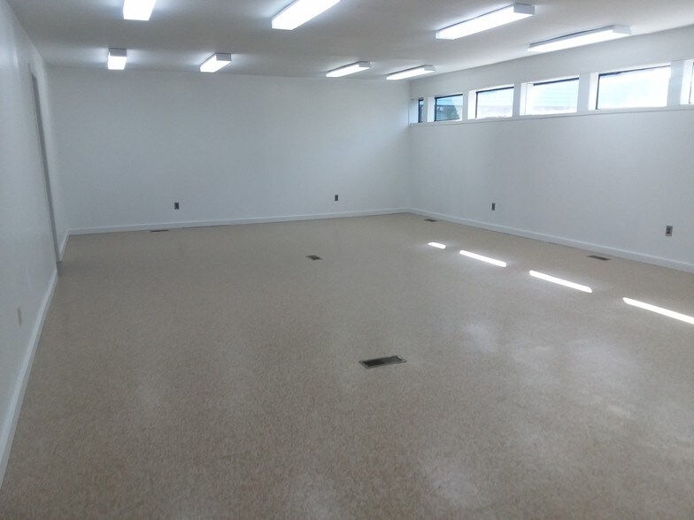 More Photos Of 1012 Professional Dr, Flint Office For Lease