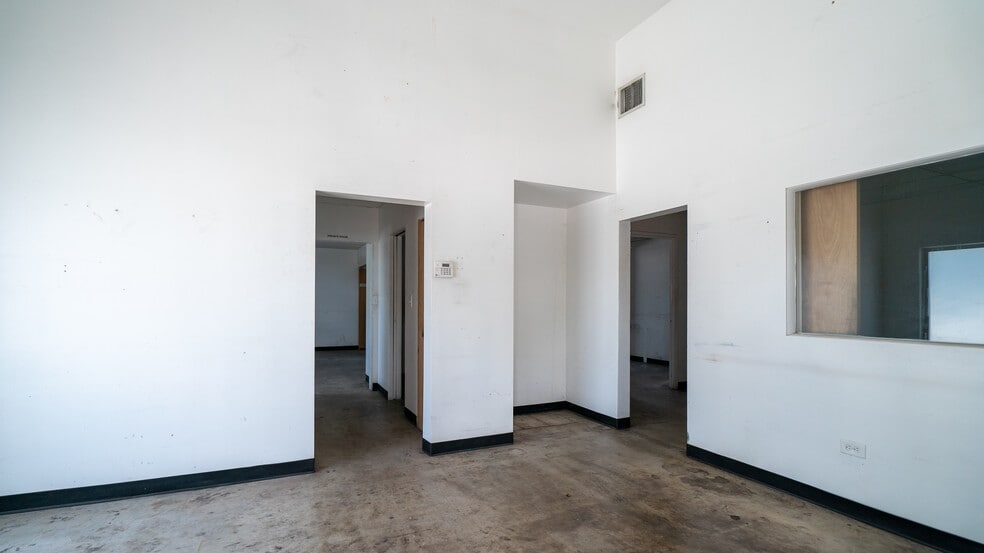 More Photos Of 1400 NE 131st St, North Miami Warehouse For Lease