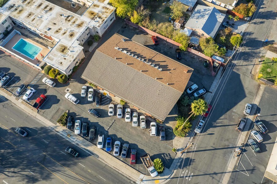 More Photos Of 2391 Arden Way, Sacramento Office For Sale