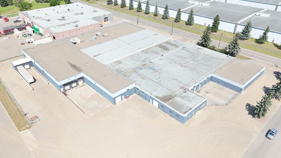 More Photos Of 2930 9th Ave N, Lethbridge Manufacturing For Sale