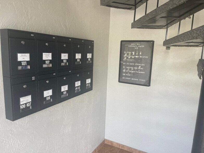 More Photos Of 1615 Ridgewood Ave, Holly Hill Loft Creative Space For Sale