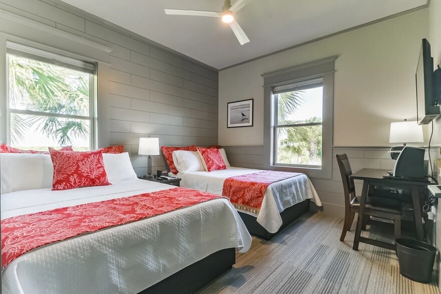 More Photos Of 201 Harbor Walk Blvd, Hitchcock Hospitality For Sale