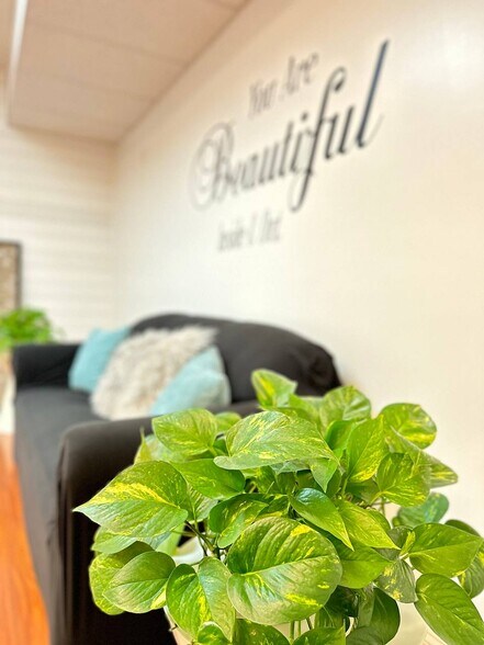 More Photos Of 201 N Main St, Farmville Office For Lease