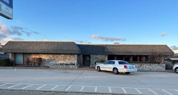 Primary Photo Of 2919-2927 NW 122nd St, Oklahoma City Office For Lease