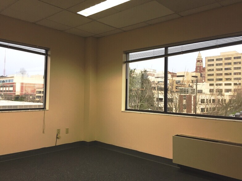 More Photos Of 1401 E Jefferson St, Seattle Office For Sale