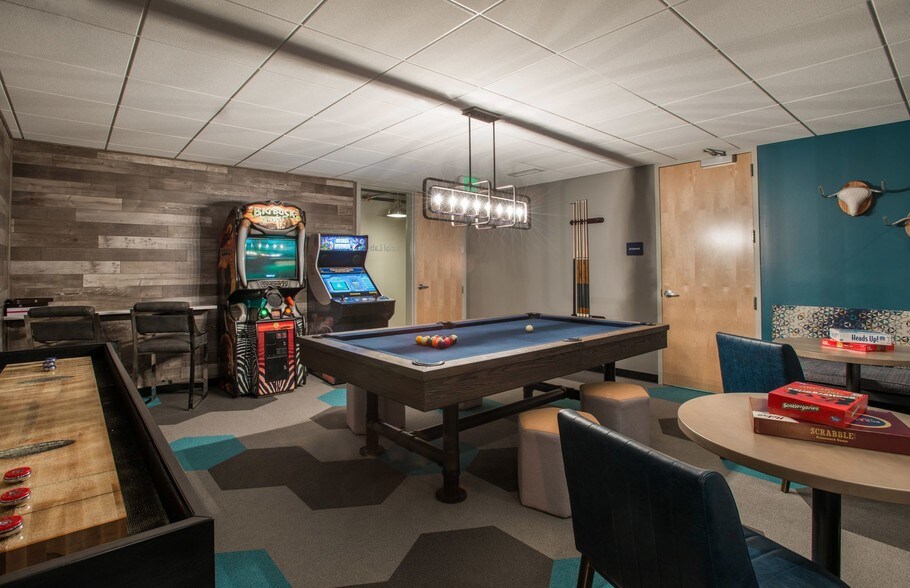 More Photos Of 2424-2434 W Caithness Pl, Denver Apartments For Lease