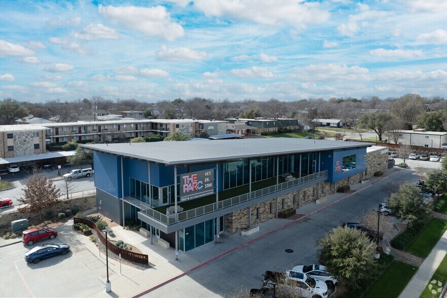 More Photos Of 4801 West Fwy, Fort Worth Veterinarian Kennel For Sale