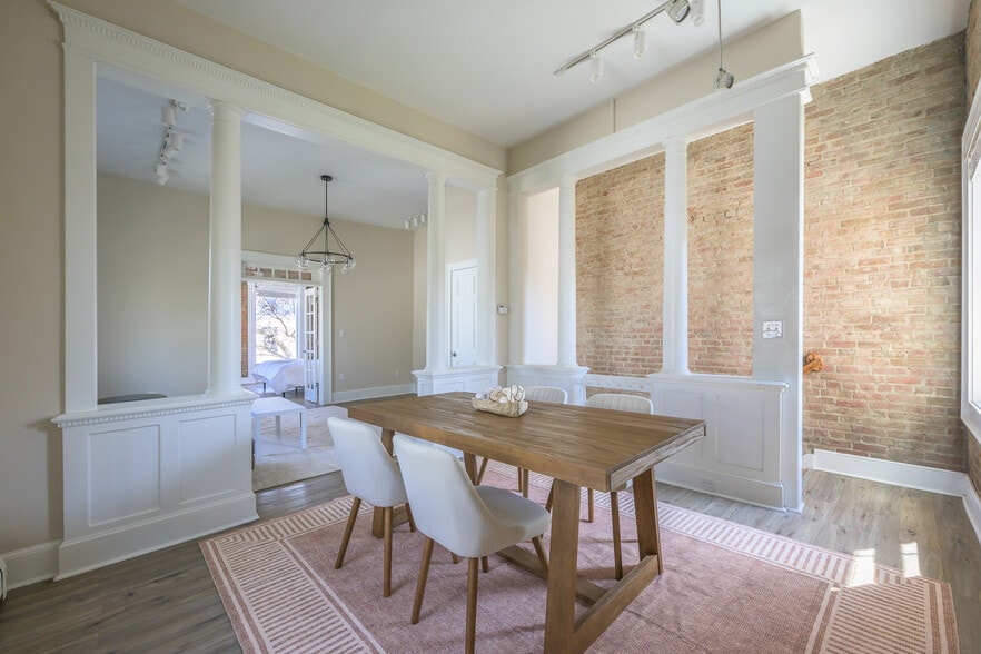 More Photos Of 237 Warren St, Hudson Storefront Retail Residential For Sale