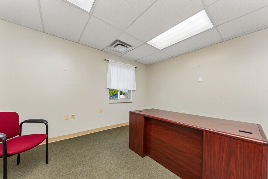 More Photos Of 675 W Plane St, Bethel Freestanding For Sale