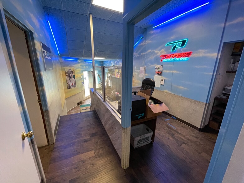 More Photos Of 3001 Pulawski Way, Pittsburgh Warehouse For Sale