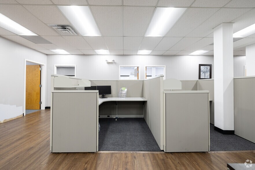 More Photos Of 21-00 State Route 208, Fair Lawn Office For Lease