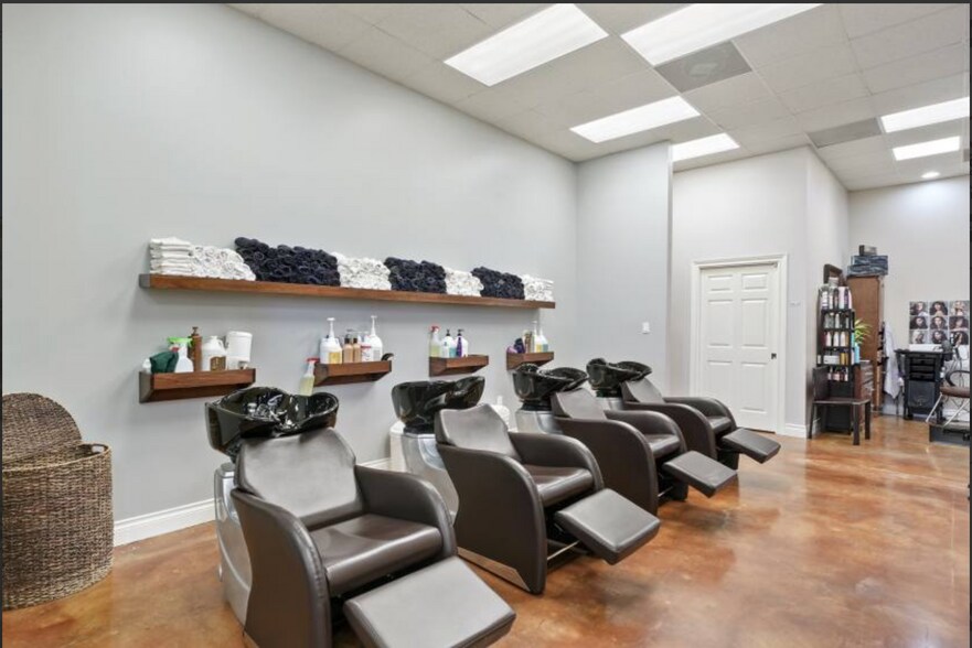 More Photos Of 21720 Highland Knolls Dr, Katy Freestanding For Lease