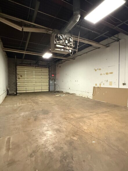 More Photos Of 750 Trumbull Dr, Pittsburgh Warehouse For Lease