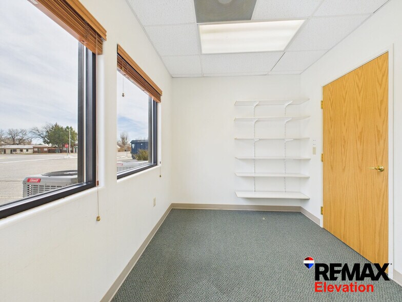 More Photos Of 156 N 6th St, Basin Office For Sale