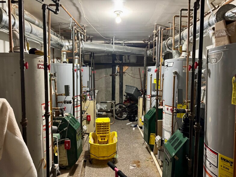 More Photos Of 3729 103rd St, Corona Flex For Sale