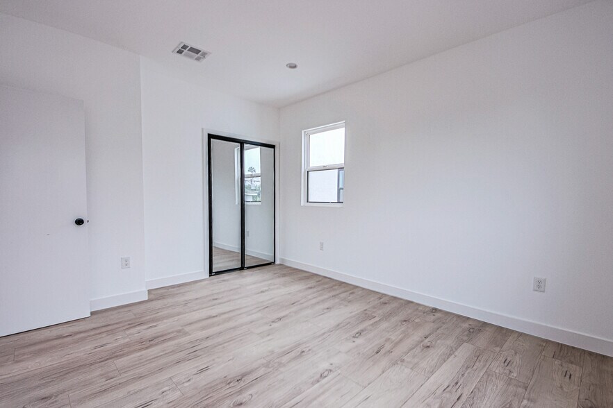 More Photos Of 6461 Woodley Ave, Van Nuys Apartments For Sale