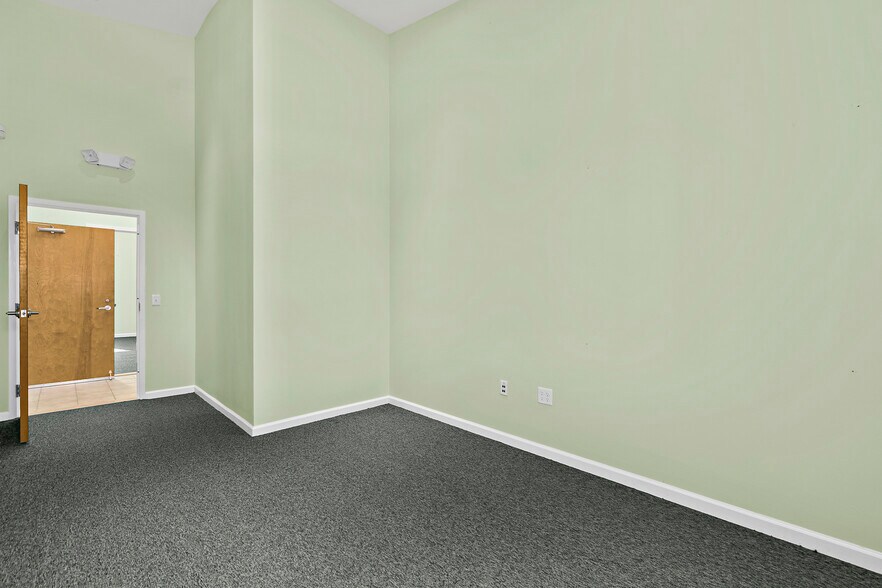 More Photos Of 3270 Highway A1A, Melbourne Beach Office For Lease