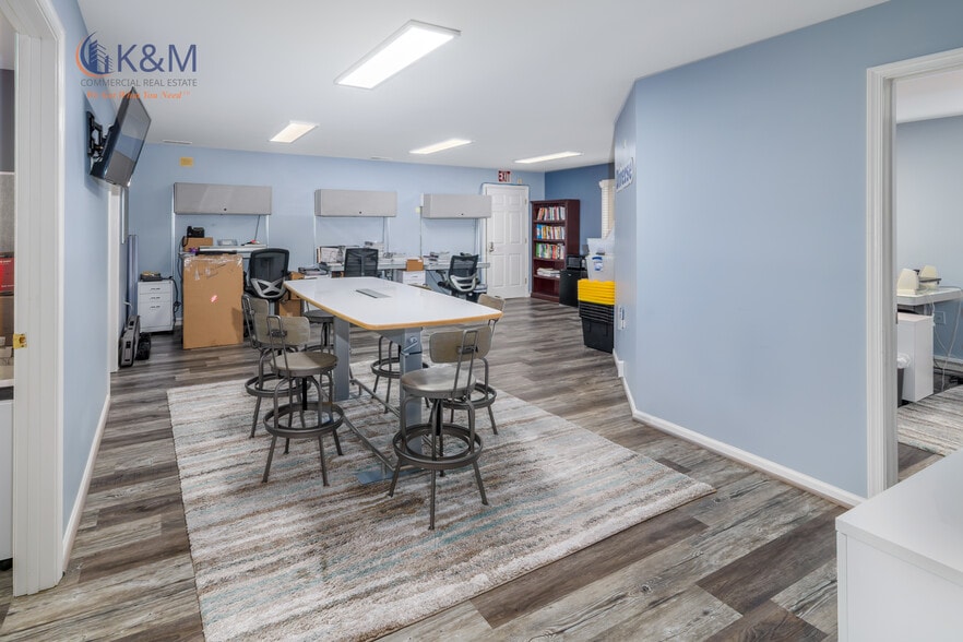 More Photos Of 10520 Warwick Ave, Fairfax Medical For Sale