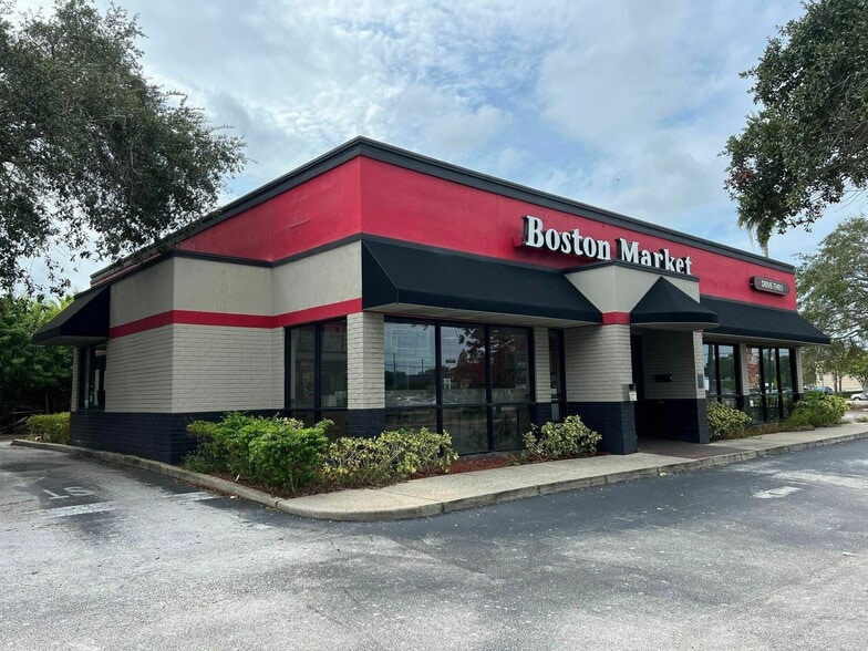 Primary Photo Of 4001 E Bay Dr, Clearwater Fast Food For Lease