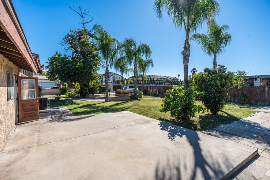 More Photos Of 831 W Lugonia Ave, Redlands Land For Sale