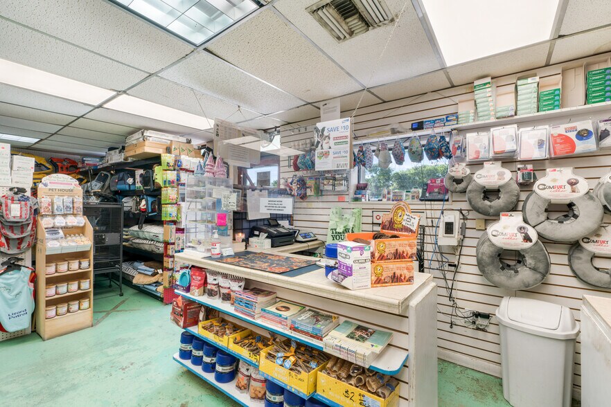 More Photos Of 100636 Overseas Hwy, Key Largo Storefront Retail Residential For Sale