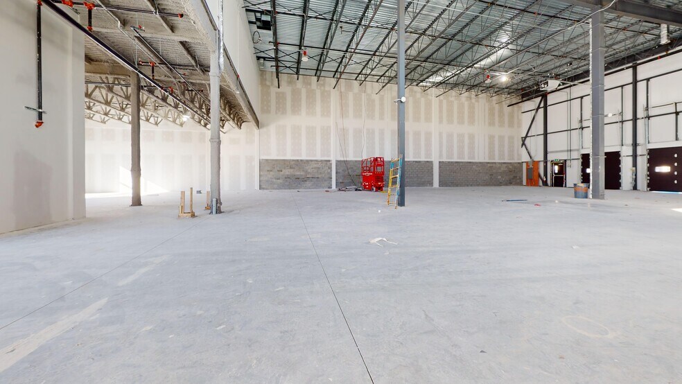 More Photos Of 100 Blvd Jean-Baptiste-Rolland O, Saint-jerome Unknown For Lease