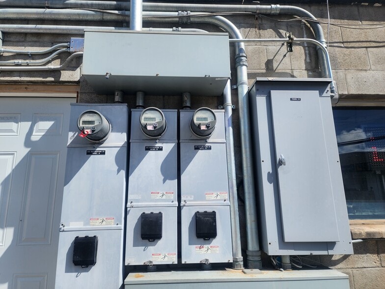 More Photos Of 655 Mapunapuna St, Honolulu Warehouse For Lease