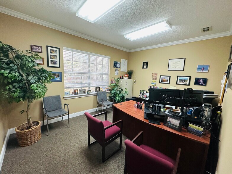 More Photos Of 12443 San Jose Blvd, Jacksonville Medical For Lease
