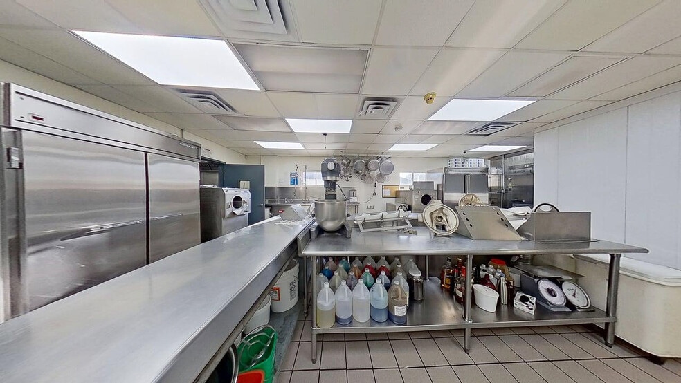 More Photos Of 62 W Inman Ave, Rahway Flex For Lease