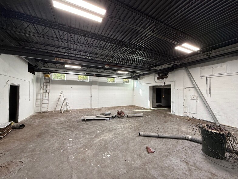 More Photos Of 691 Doctor Martin Luther King Junior Ave, Memphis Flex For Sale