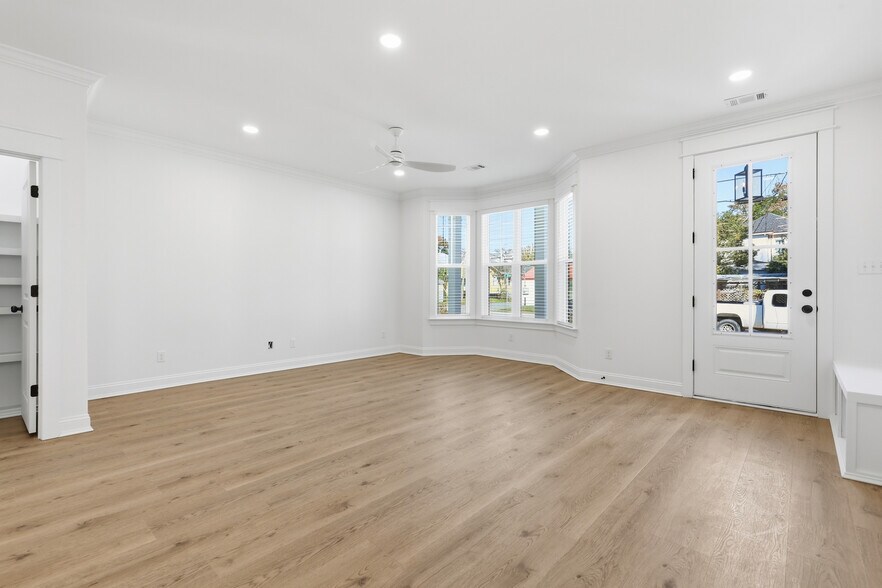 More Photos Of , Savannah Specialty For Sale