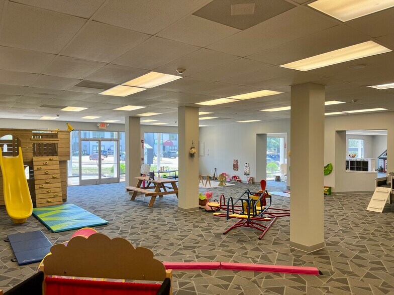 More Photos Of 439 Boston Post Rd, Guilford Freestanding For Sale