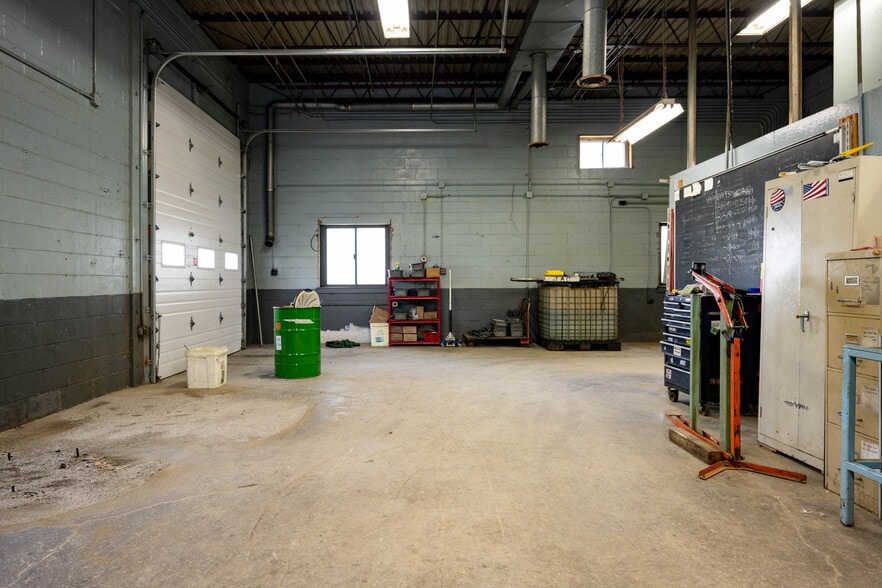 More Photos Of 170 Bennington Dr, Rochester Manufacturing For Lease