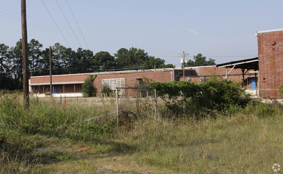 More Photos Of 2115 S McDuffie St, Anderson Manufacturing For Sale