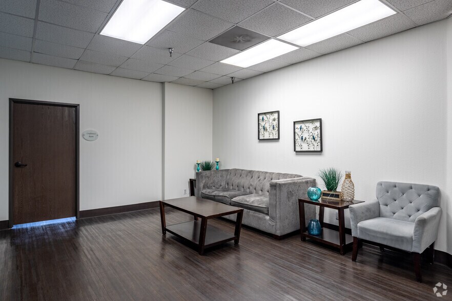 More Photos Of 1661 N Raymond Ave, Anaheim Unknown For Lease