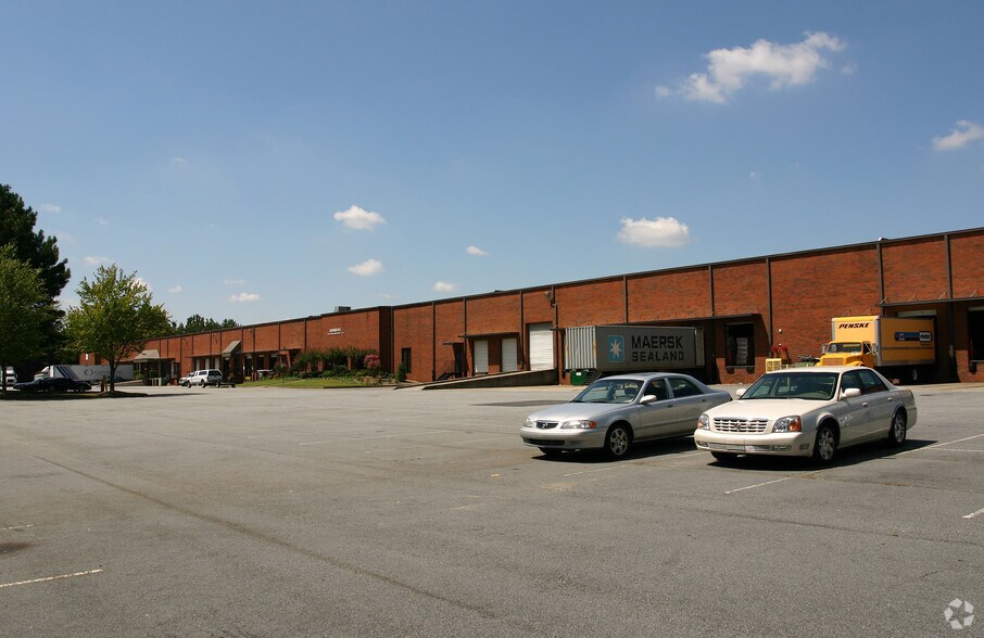 More Photos Of 621 Hurricane Shoals Rd, Lawrenceville Warehouse For Lease