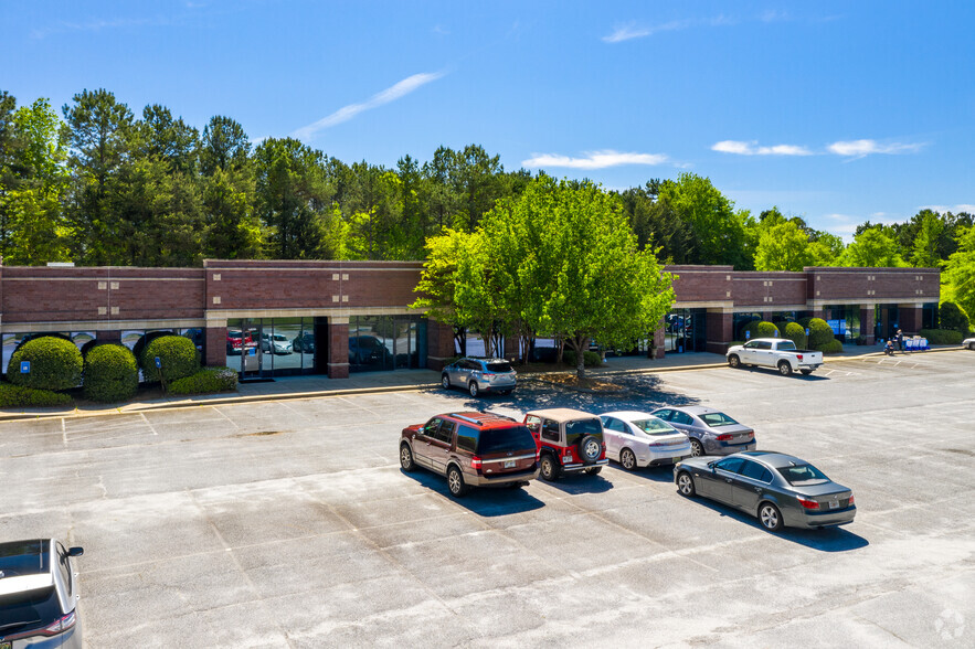 Primary Photo Of 7290 North Lake Dr, Columbus Medical For Lease