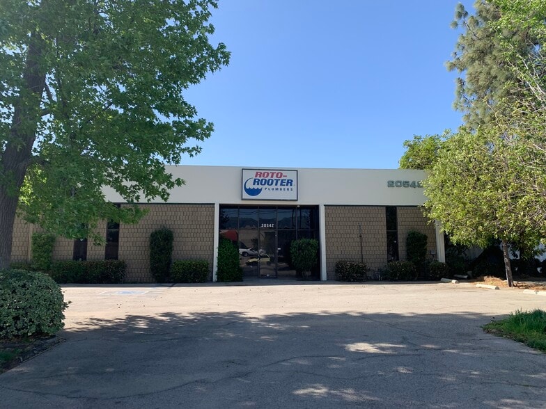 More Photos Of 20536-20542 Plummer St, Chatsworth Warehouse For Lease