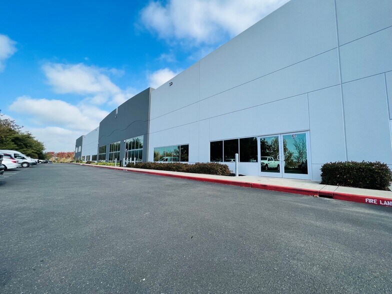 Primary Photo Of 415-449 Mountain Vista Pky, Livermore Warehouse For Lease