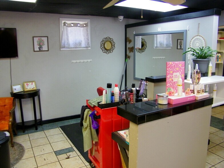 More Photos Of 604 N Van Buren St, Enid Freestanding For Sale