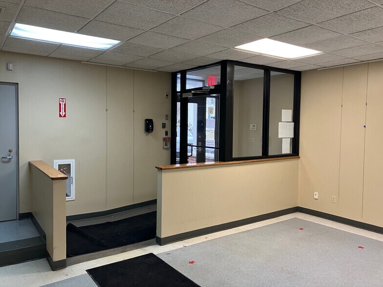 More Photos Of 85 S Long St, Williamsville Office For Lease