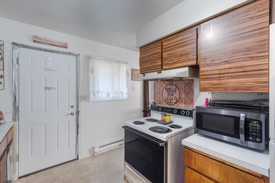 More Photos Of 227 24th Ave, Longview Apartments For Sale