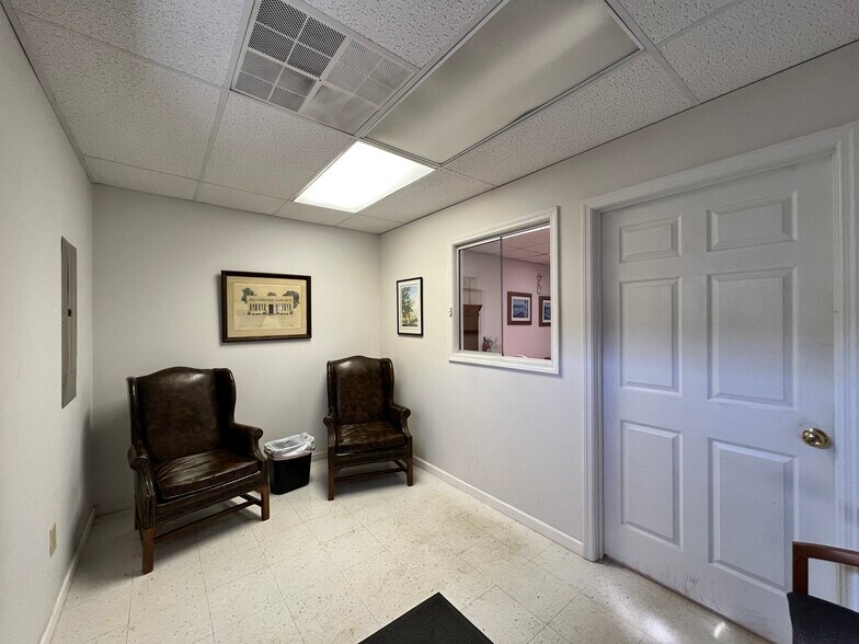 More Photos Of 606 Front St, Georgetown Office For Lease