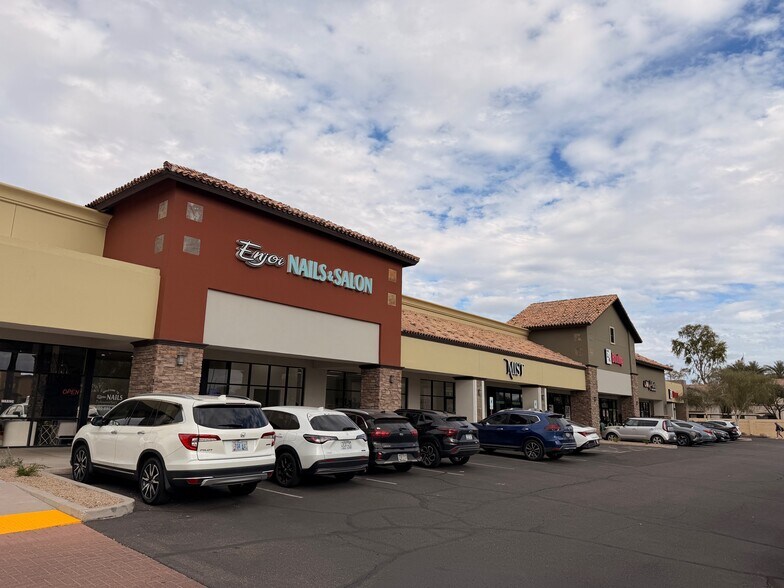 More Photos Of 2041-2091 N Arizona Ave, Chandler Unknown For Lease
