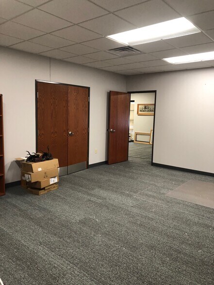 More Photos Of 702 Trafalgar Pointe Pl, Trafalgar Office For Lease