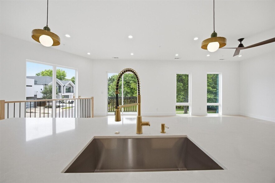 More Photos Of 4605 Belmont Ave, Dallas Apartments For Sale