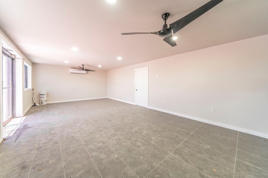 More Photos Of 4139 Burleson Blvd, Alvarado Warehouse For Sale
