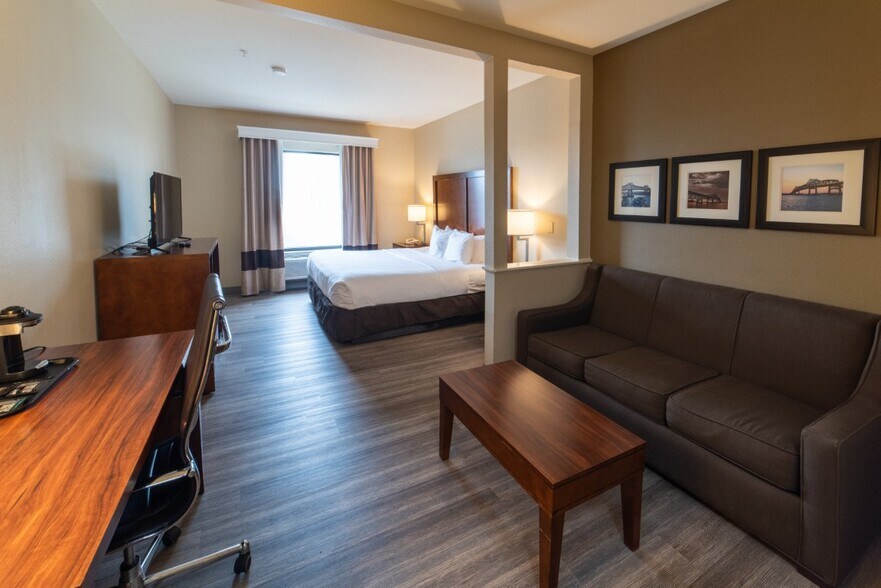 More Photos Of 2949 Varsity St, Baton Rouge Hotel For Sale